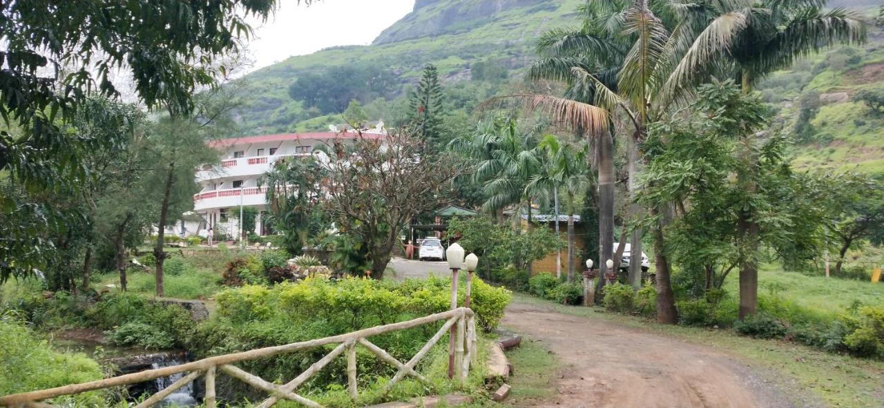 Golden Resort And Farm ナーシク エクステリア 写真