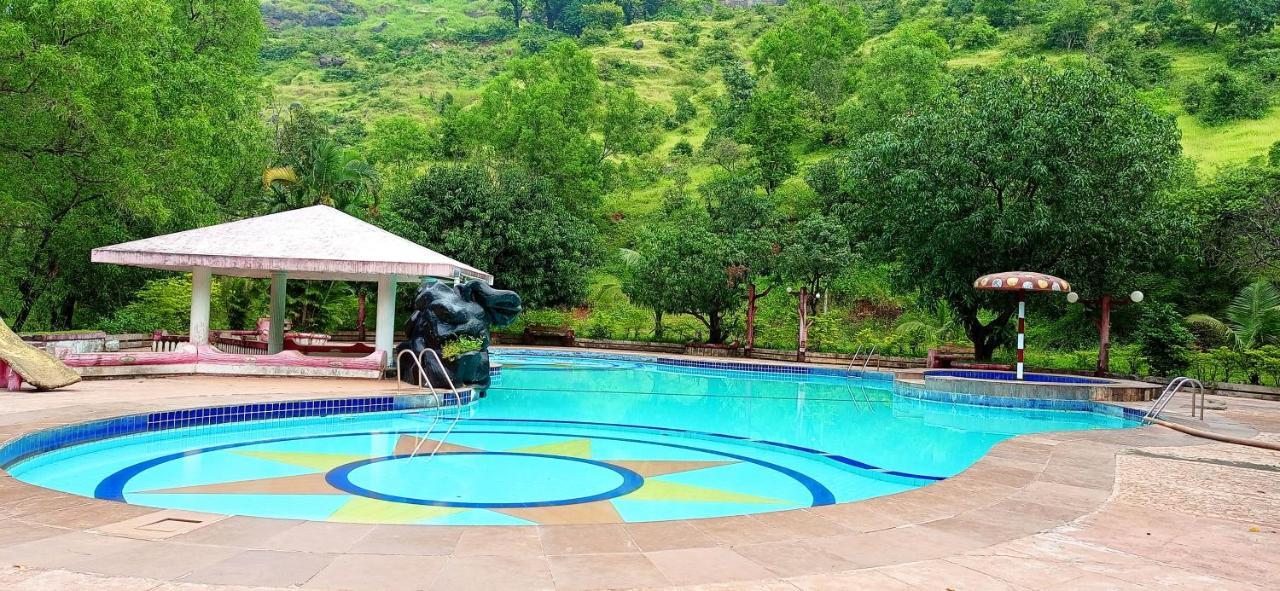 Golden Resort And Farm ナーシク エクステリア 写真