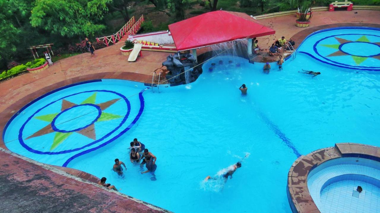 Golden Resort And Farm ナーシク エクステリア 写真